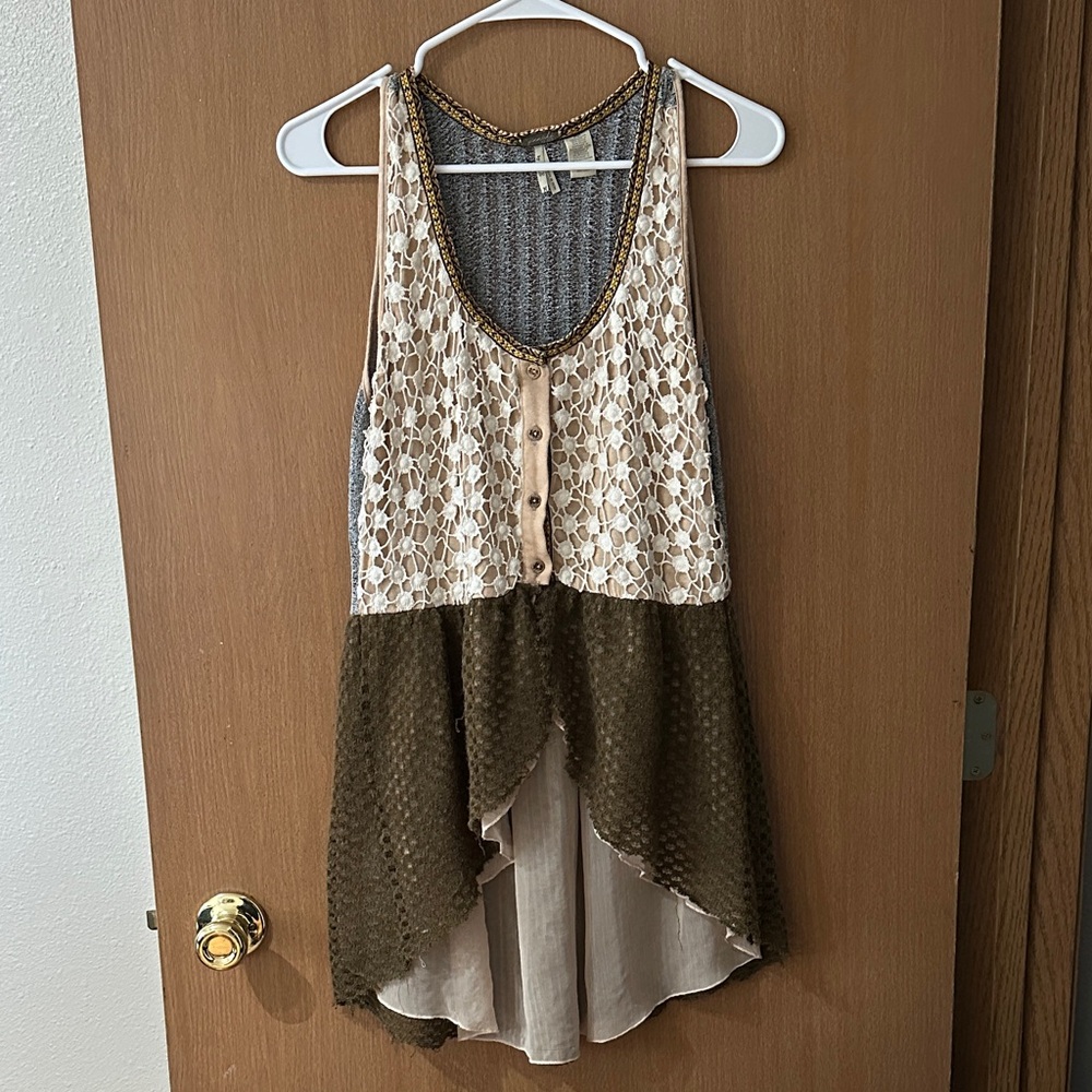 BKE Cream Lace & Olive Green Layered Tank